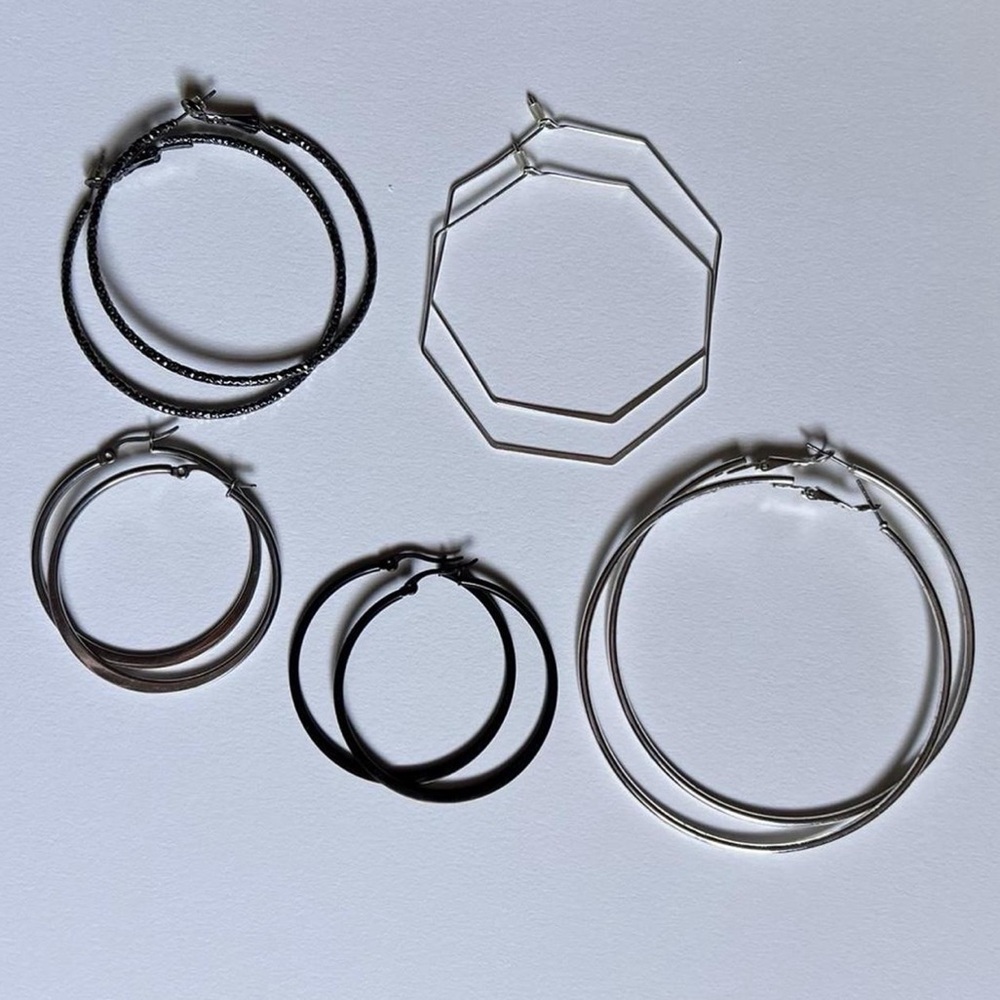 5 Pairs of Hoop Earrings, Black & Silver